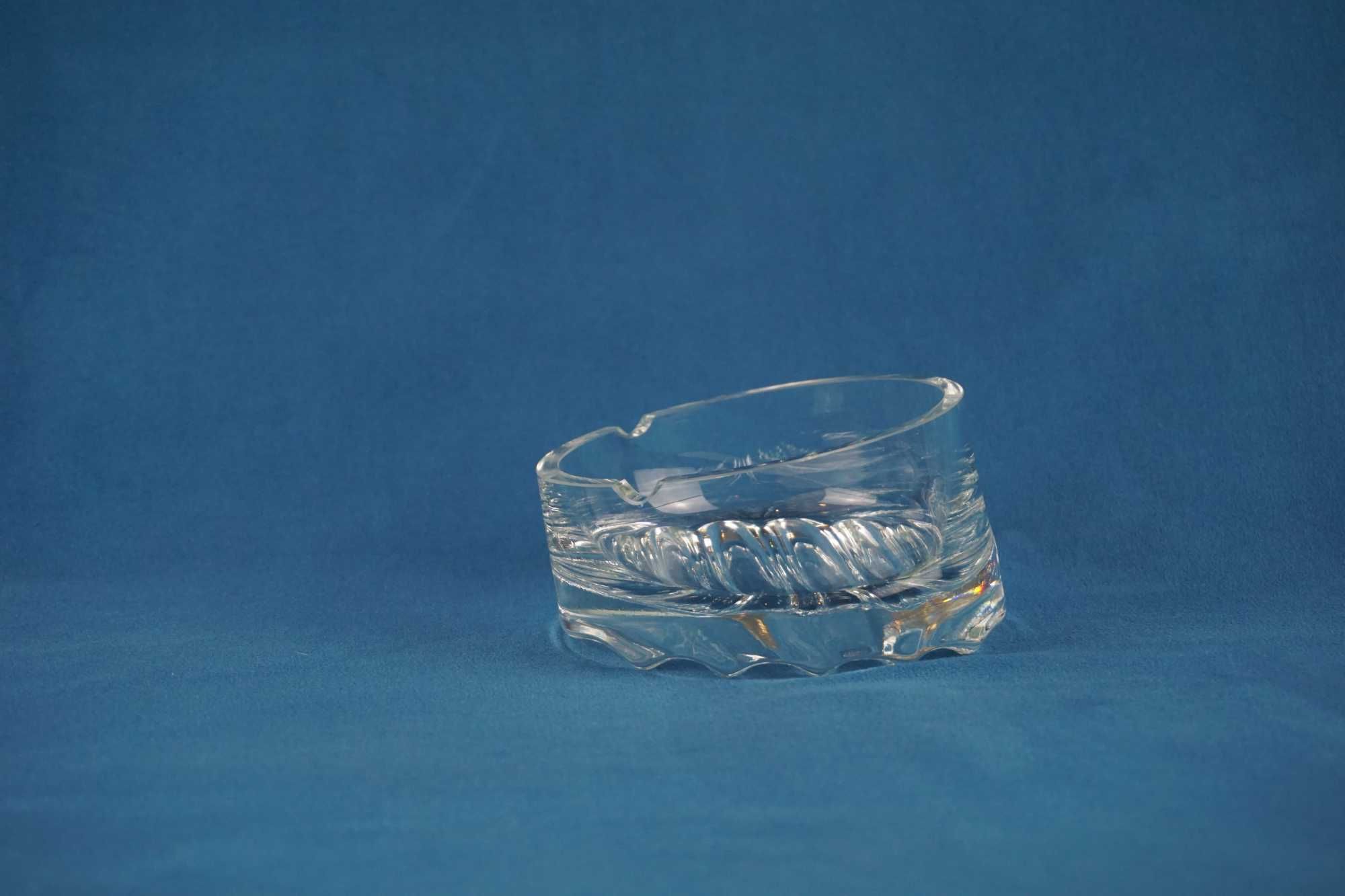 Piękna kryształowa popielniczka – kryształ z PRL