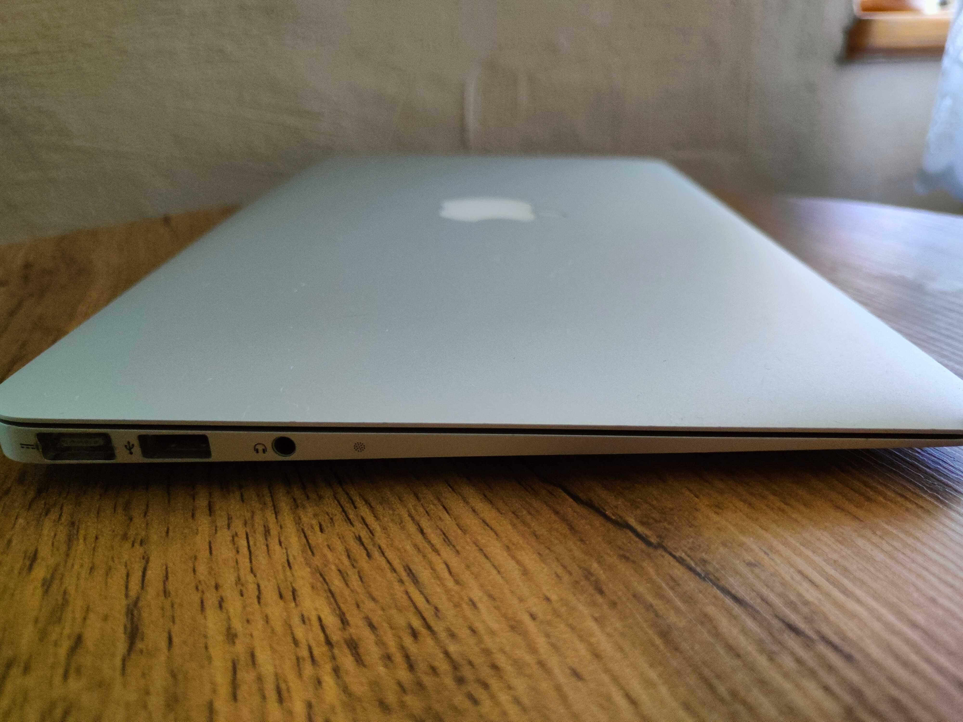 MacBook Air i5 1.6 GHz High Sierra