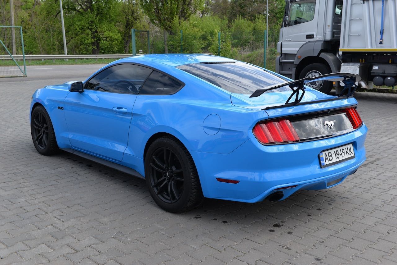 Ford Mustang 2017р 2.3i MT (310 к.с.) 2017р