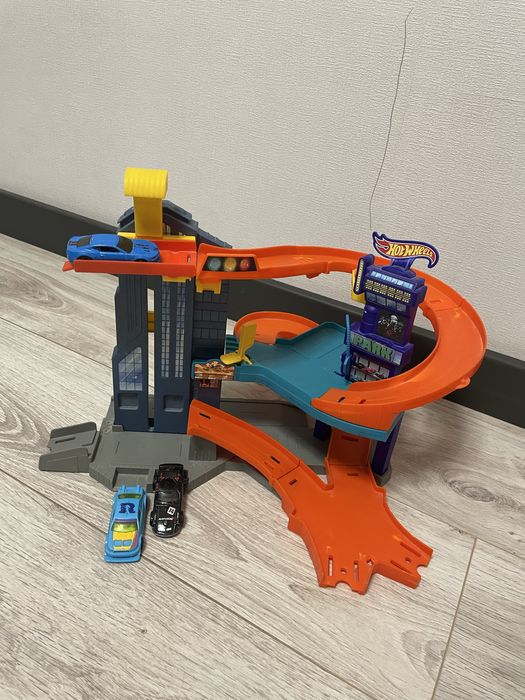 Трек "Велике місто" Hot Wheels