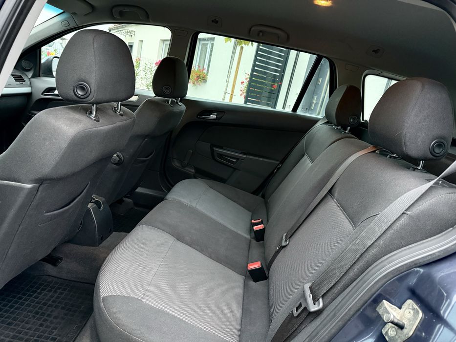 OPEL ASTRA 1.7 CDTi 110KM !!KLIMA ,Grzane Fotele ,LIFT !!Piekna 2010r!