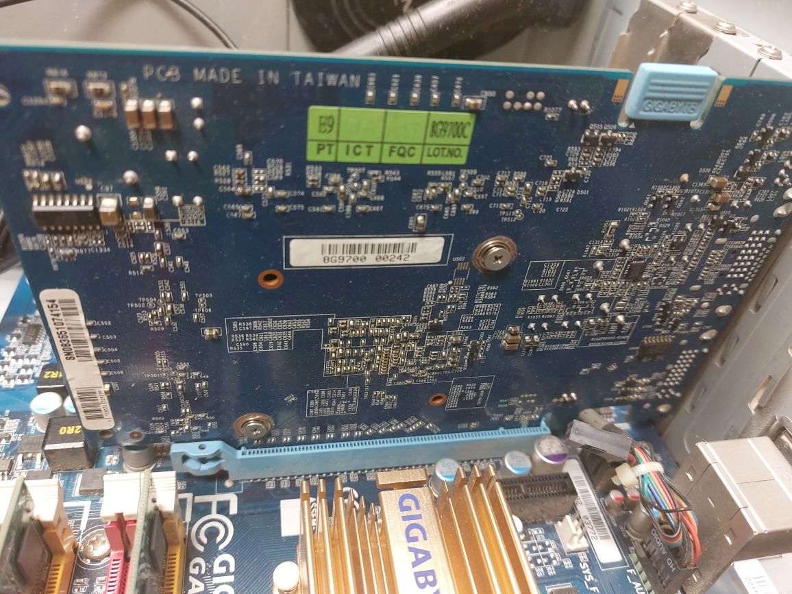 Komputer stacjonarny pc zestaw: mobo, cpu, gpu, ram, buda, dvd, zasila