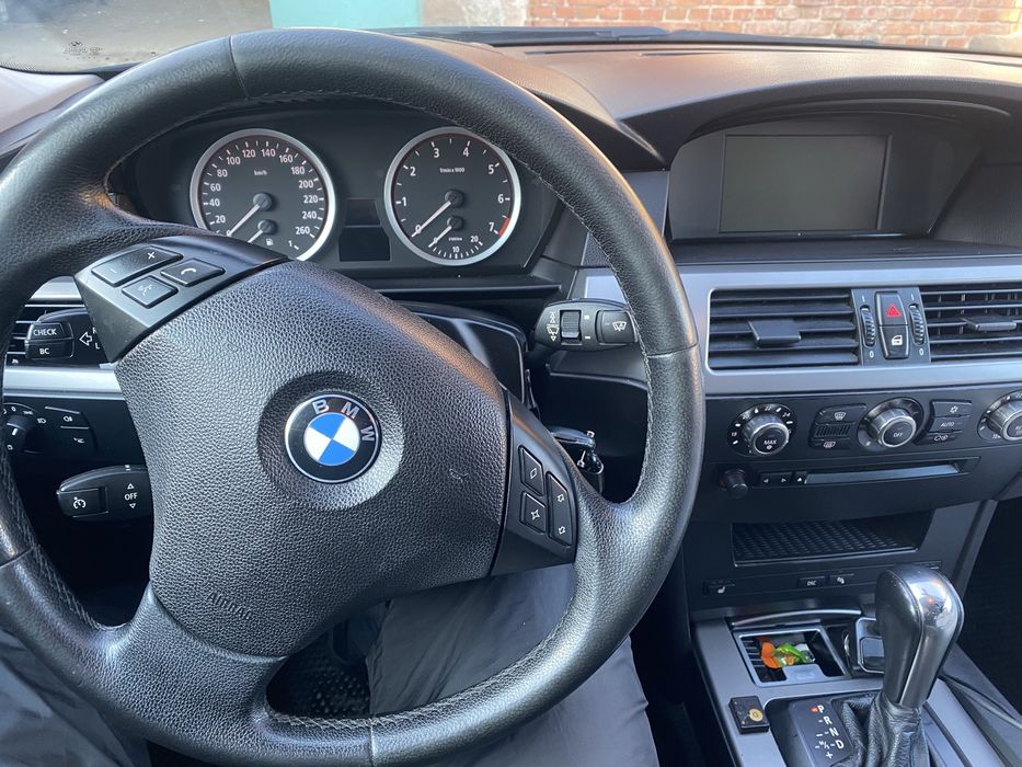 Продам бмв е60 2.2 газ бензин автомат