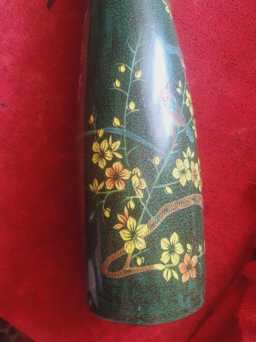 Ваза дерев'яна китвйська