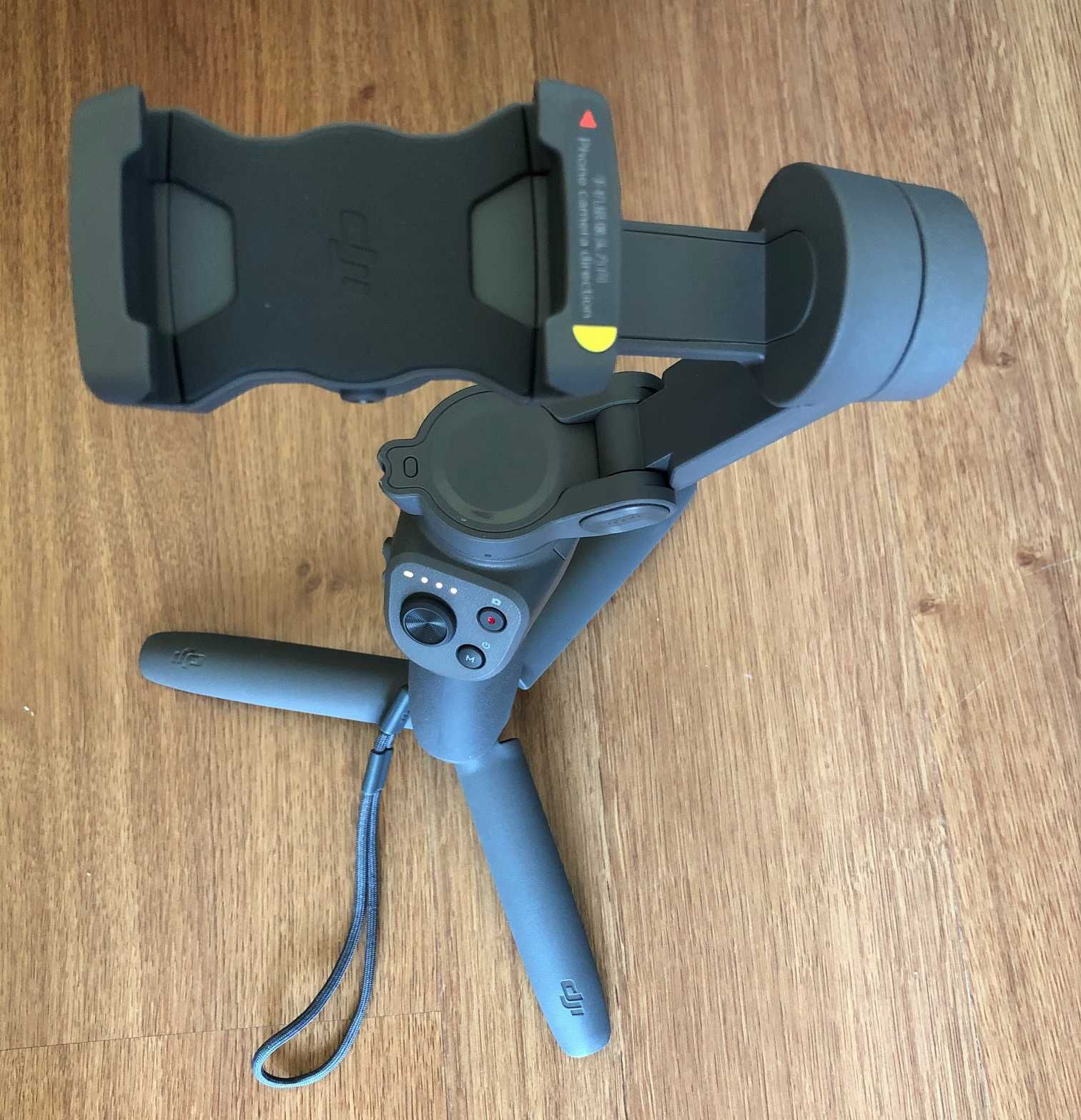 DJI Osmo Mobile 3 - Gimbal / Estabilizador para Smartphone