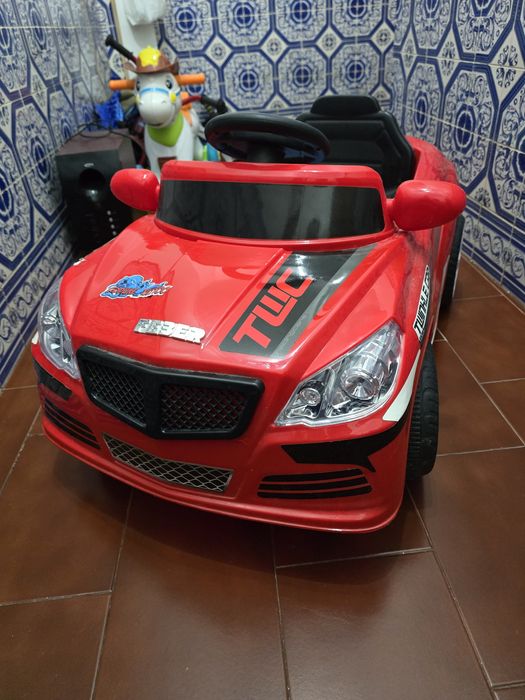 Carro a bateria para crianças
