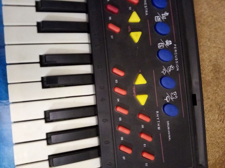 Синтезатор - піаніно для дітей