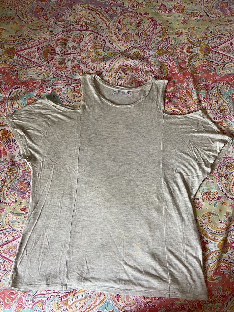 T-shirt ombros descobertos cinzenta tam. S Pull&Bear