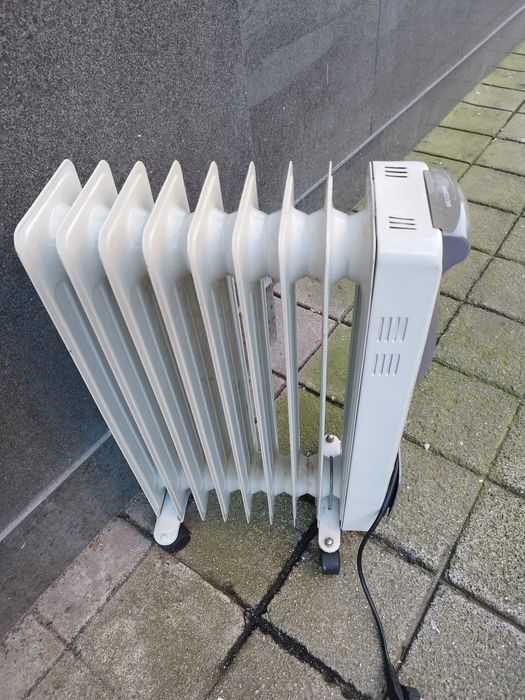 Aquecedor óleo 35€