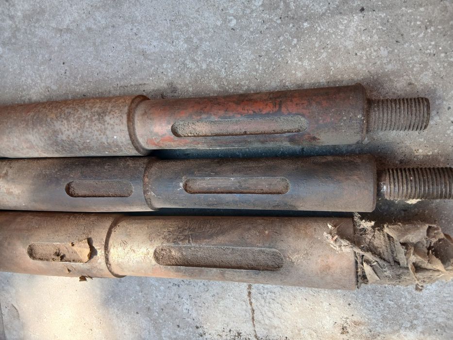 Вали молотильних барабанів