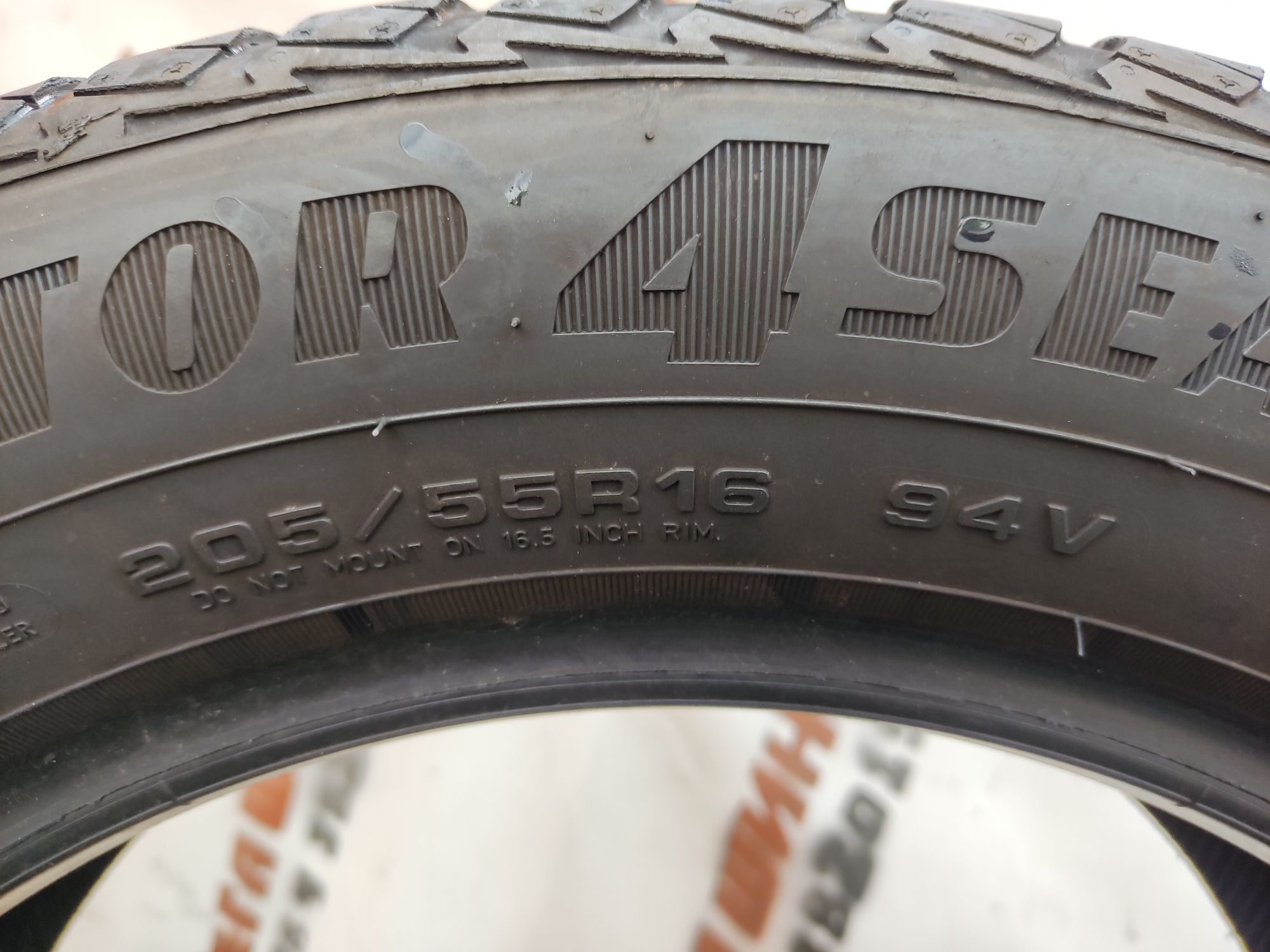 Шини 205/55/16 Goodyear Vector 4Seasons