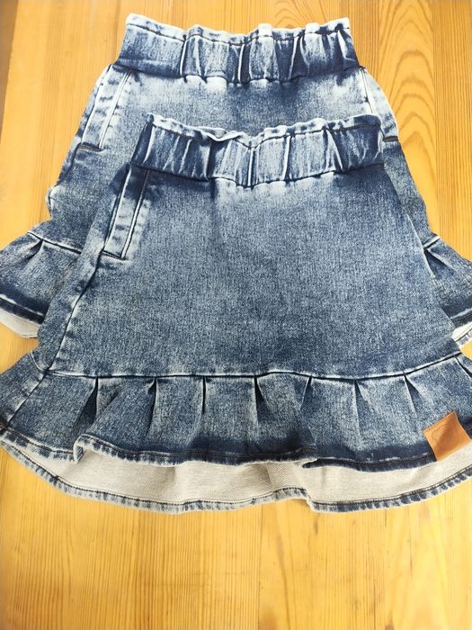 Dwie spódniczki jeansowe Strojmisie 110/116