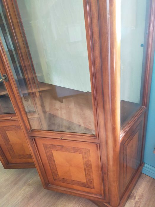 kredens, serwantka drewniana, oszklona