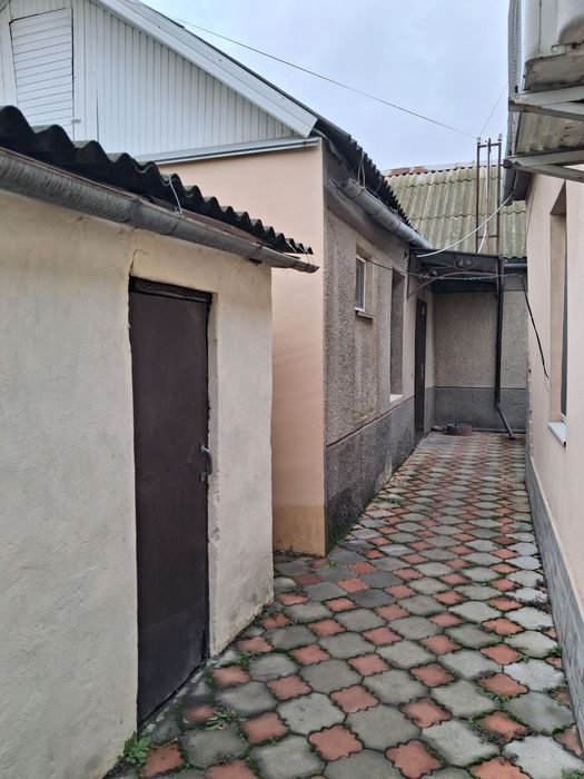 Сдаётся частный дом на Промышленном переулке. Газ, парковка, гараж