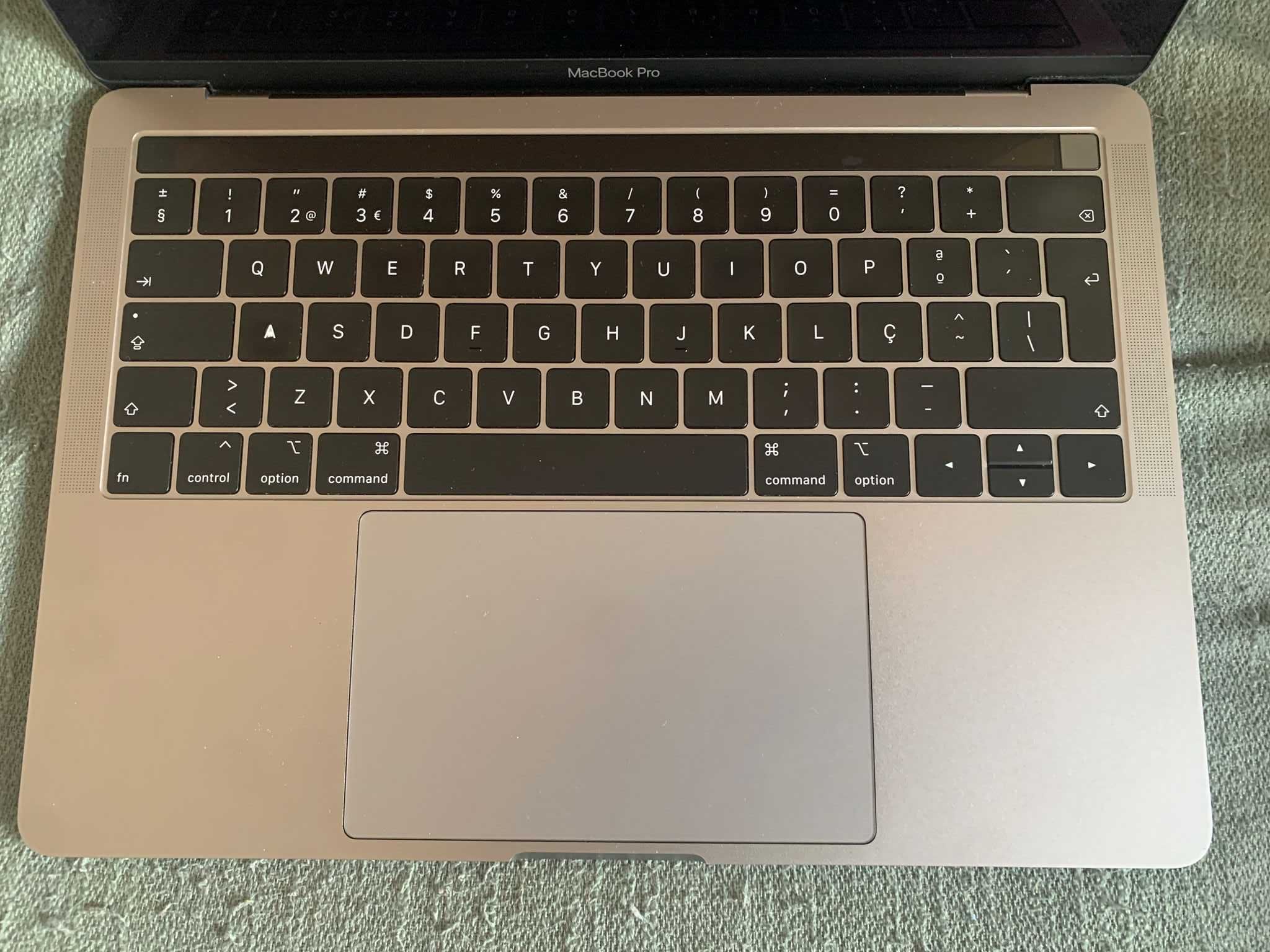 Macbook Pro 2019 16gb 256gb