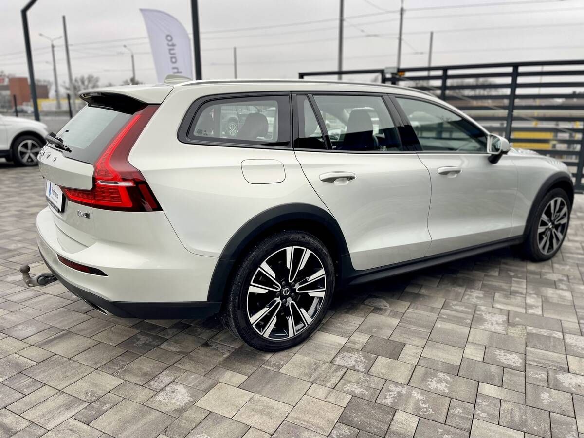 Volvo V60 Cross Country 2019 freshauto