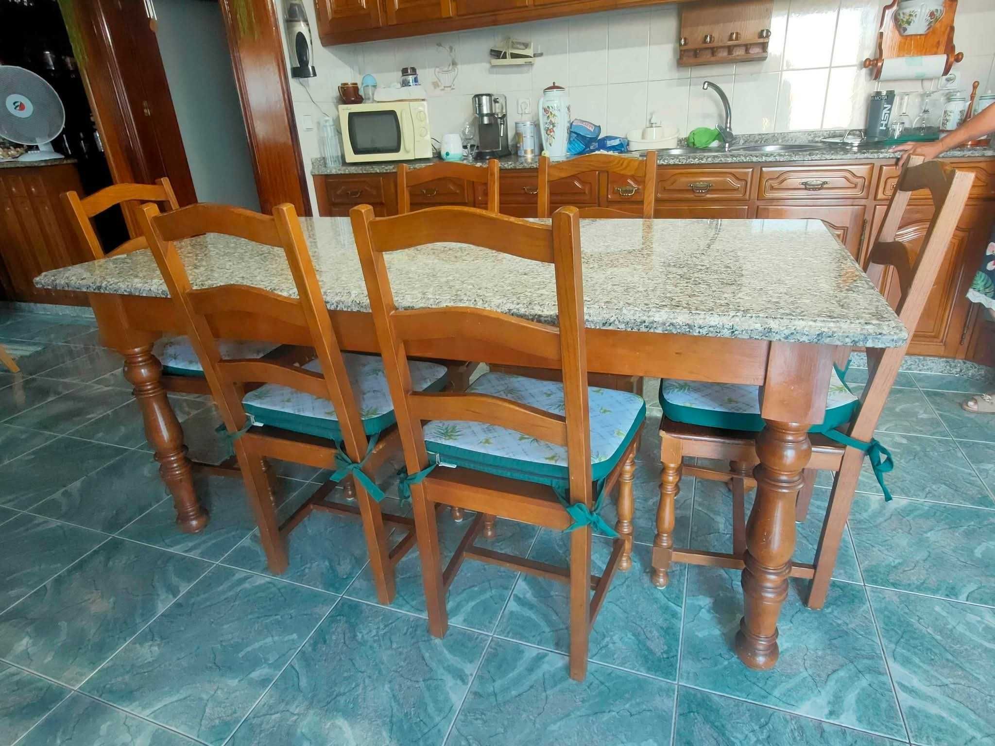 Mesa de cozinha 1,80 x 0,90 cm  com tampo em granito + 6 cadeiras