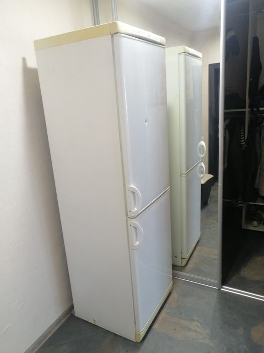 Холодильник Electrolux под ремонт.