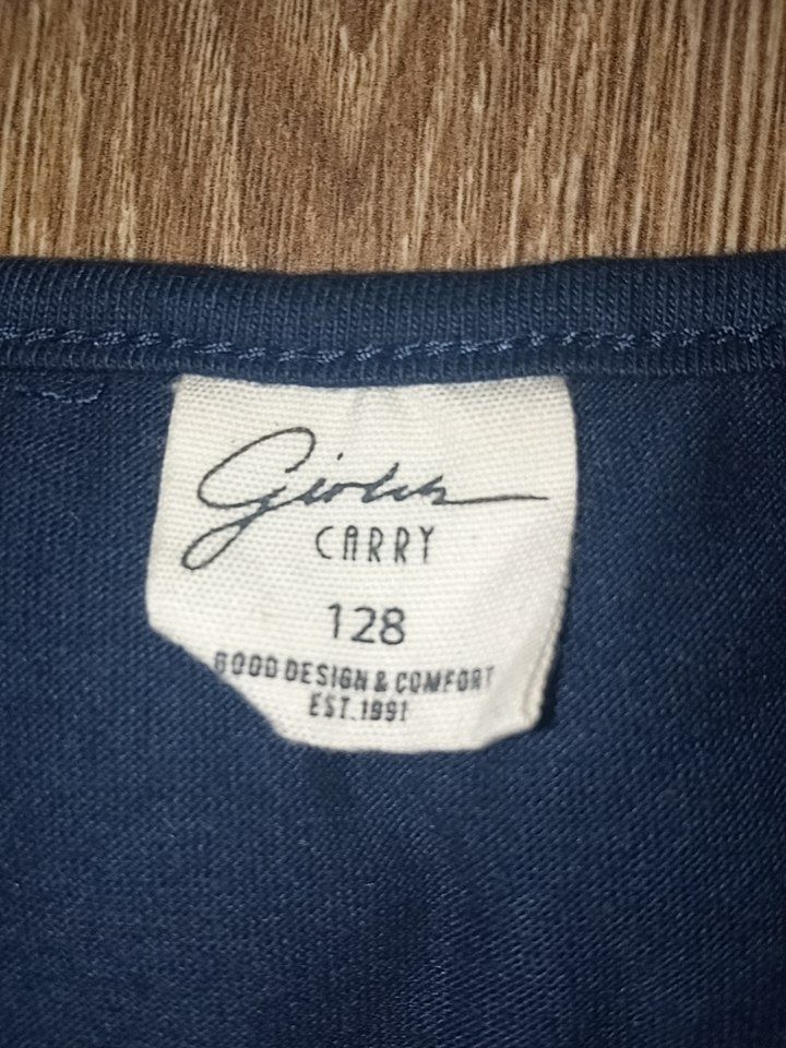 Granatowa sukienka z koronką w kwiatki Carry 116/122/128