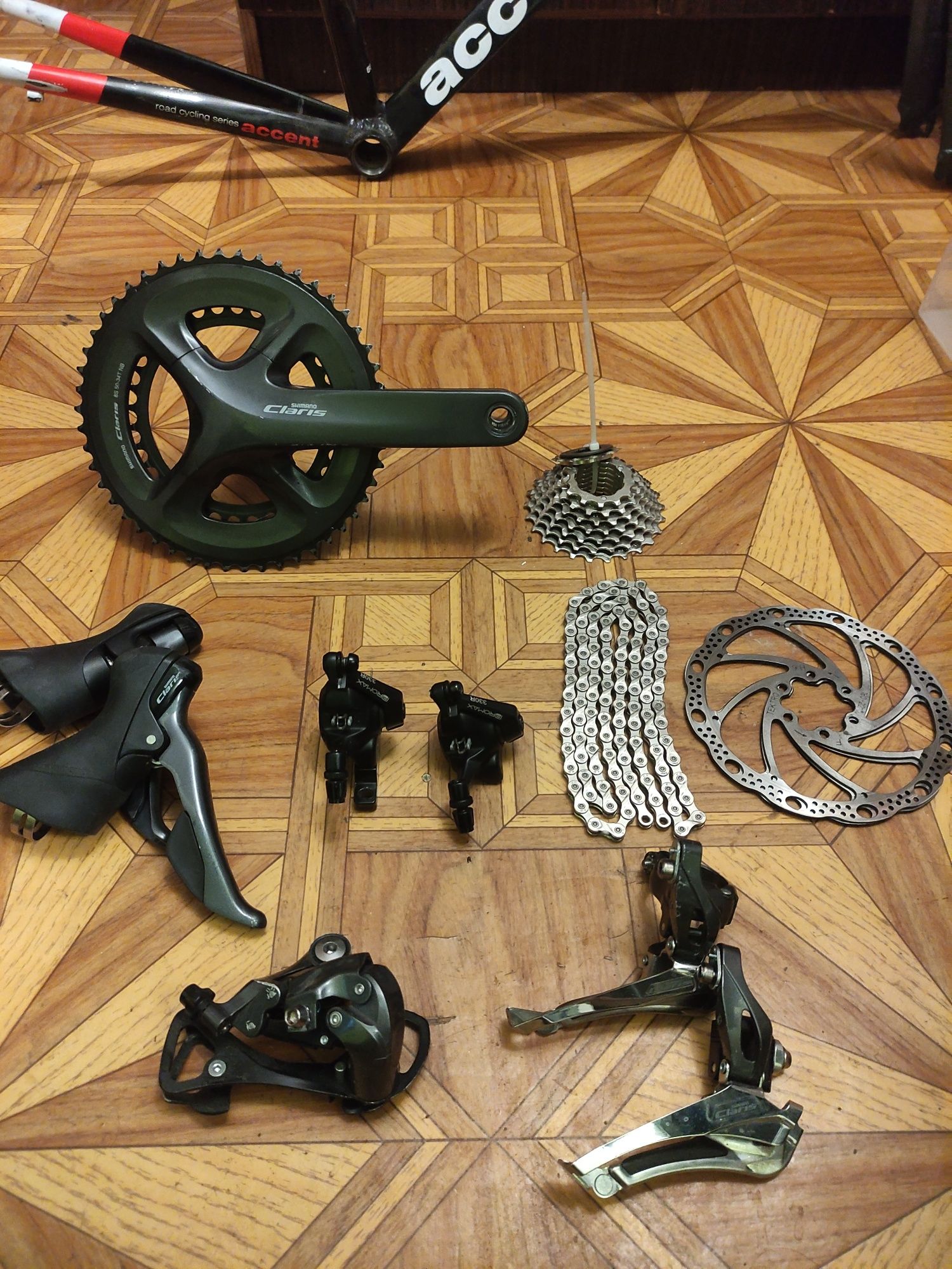 Kompletna grupa osprzetu Shimano Claris