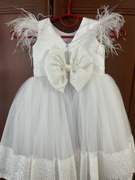 Святкова сукня для дівчинки