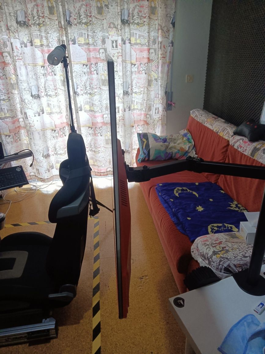 Triple Monitor 32" para Simracing Keep Out Full Hd