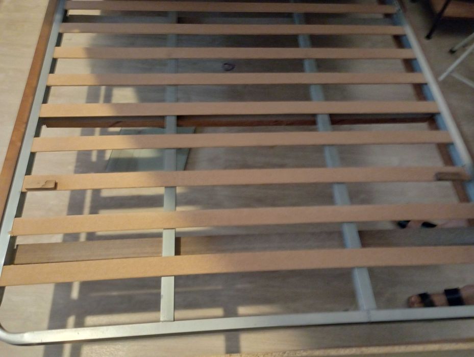 cama de casal em excelente estado
