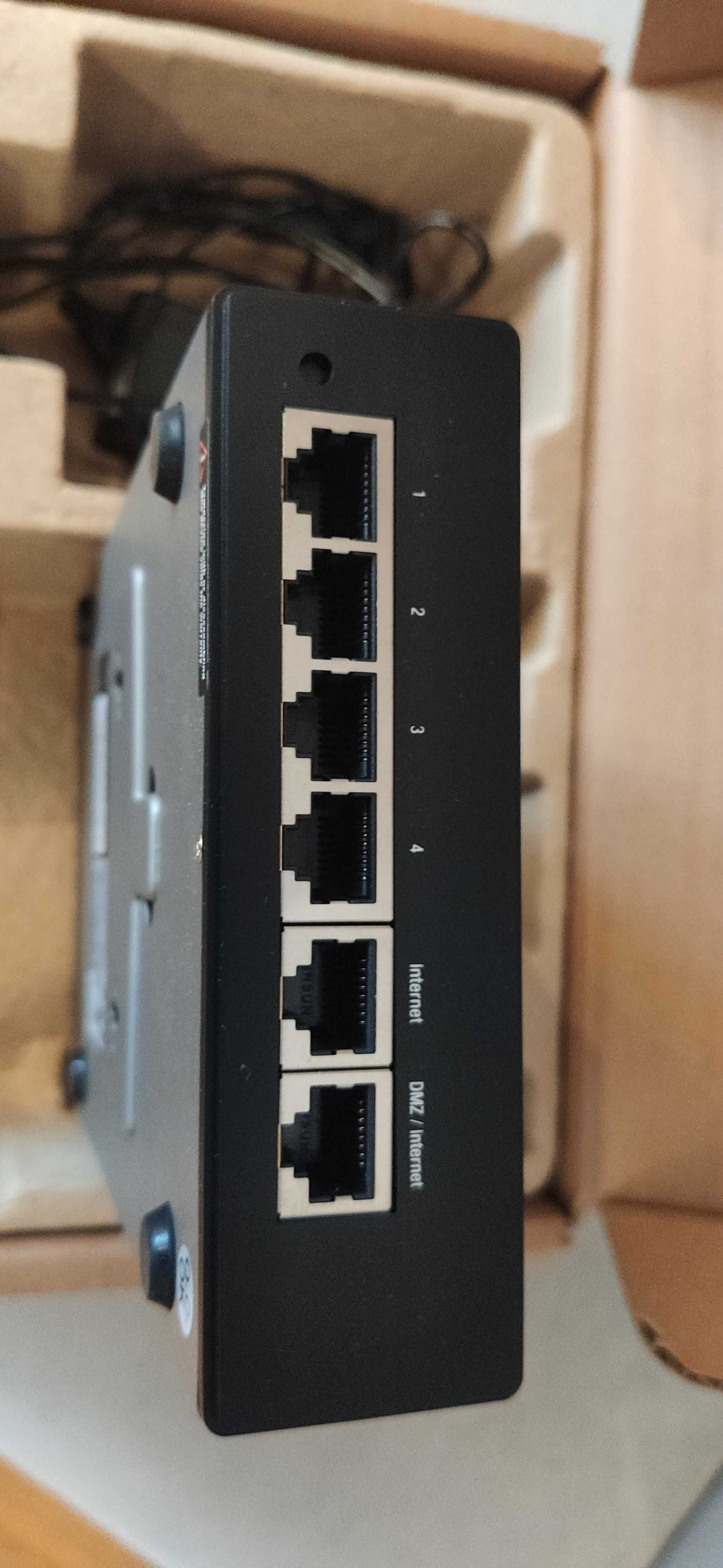 Router Cisco RV042G (2xWAN/4xLAN) VPN Firewall