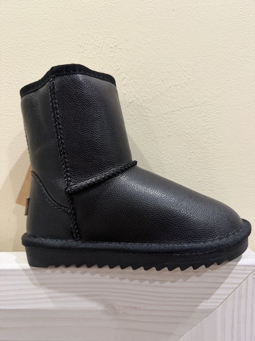 Зимние ботинки типа угги