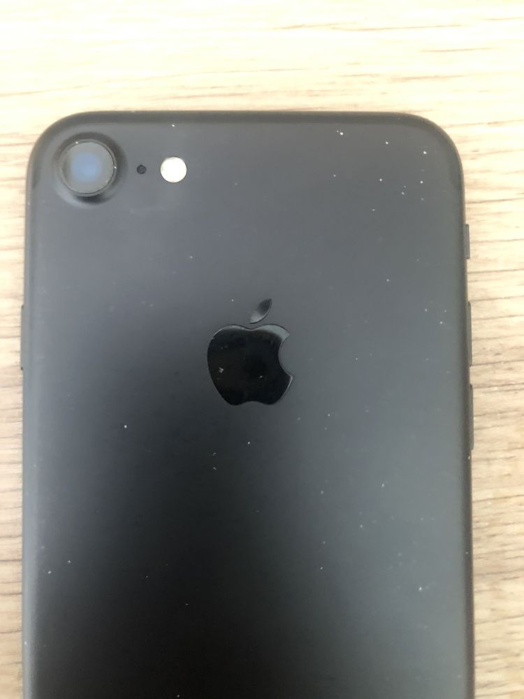 IPhone 7 czarny 32 GB obudowa gratis