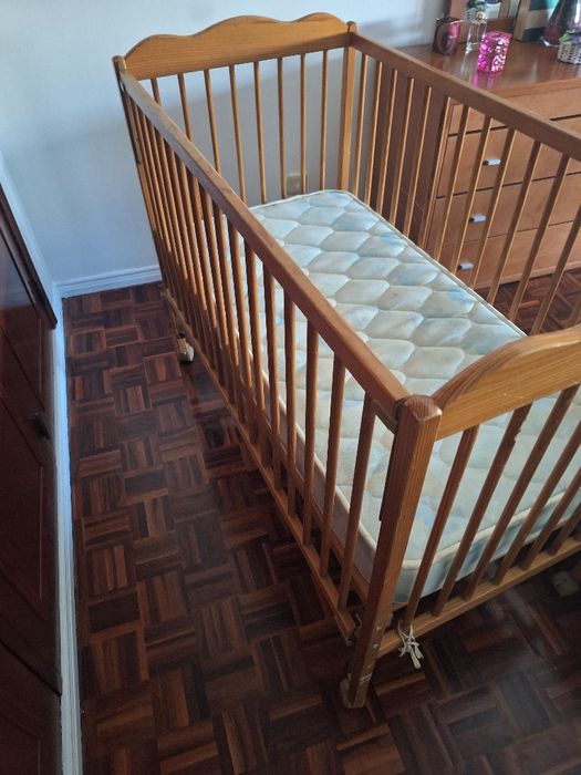 Berço de bebe usado