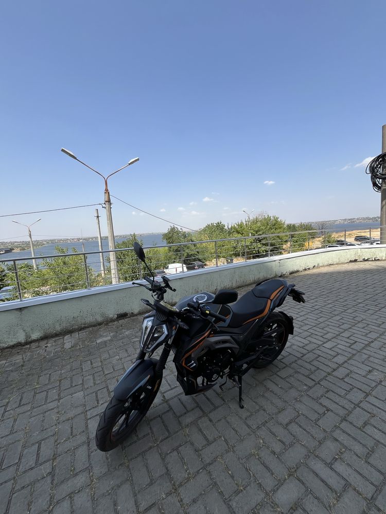Продам MUSSTANG st 200