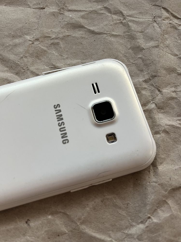 Телефон Samsung Самсунг galaxy j1