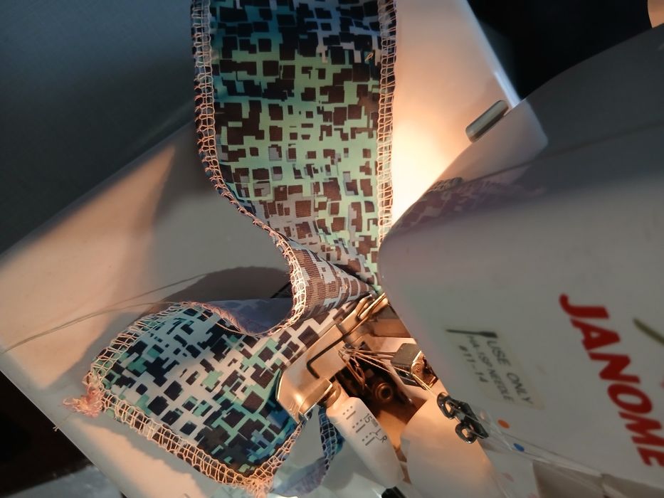 Оверлок Janome my Lock 204 d