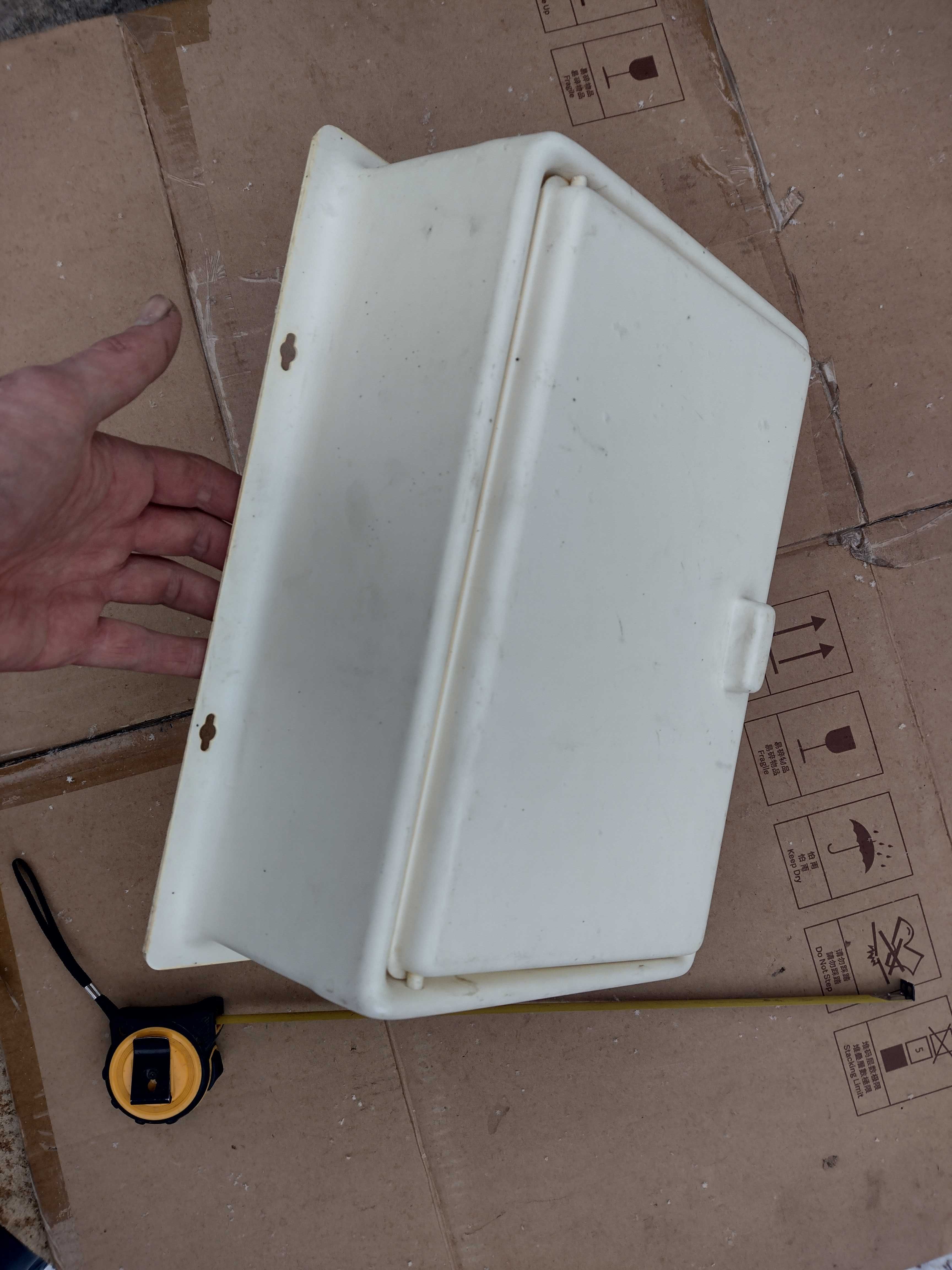 Дуже легка СССР пластикова настінна поличка шафа з дверцятами ящик