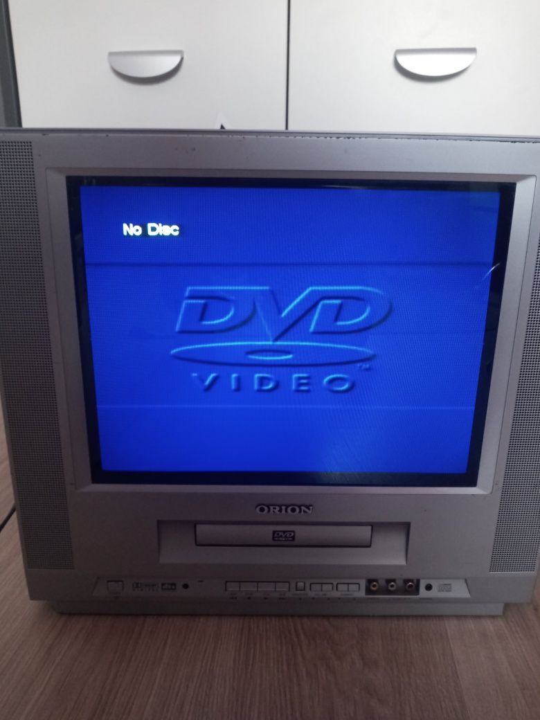 Telewizory 14 z DVD