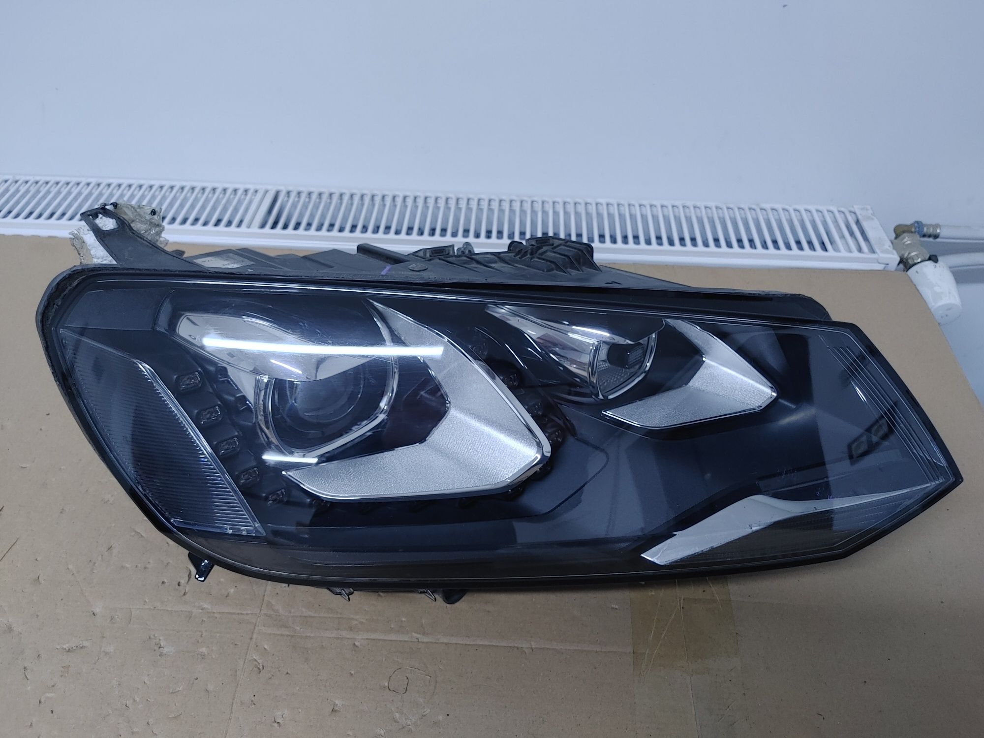 Lampa VW Tuareg 752 Xenon Led R