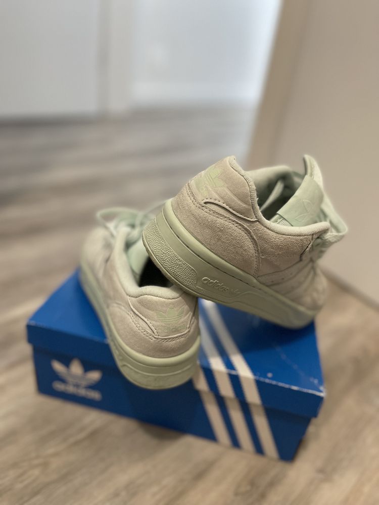 Adidas RivalryLow