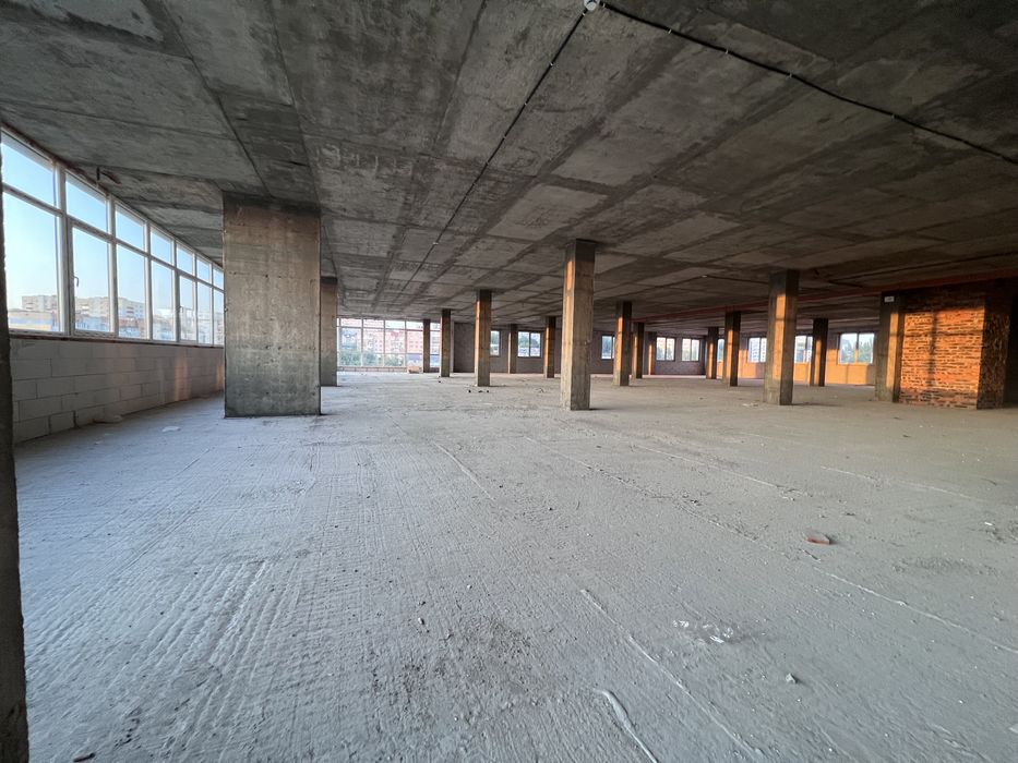 Комерційне приміщення 1200 кв.м