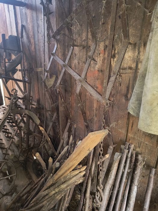 Oś,wóz konny, ciągnikowy,rzedownik do ziemniaków.