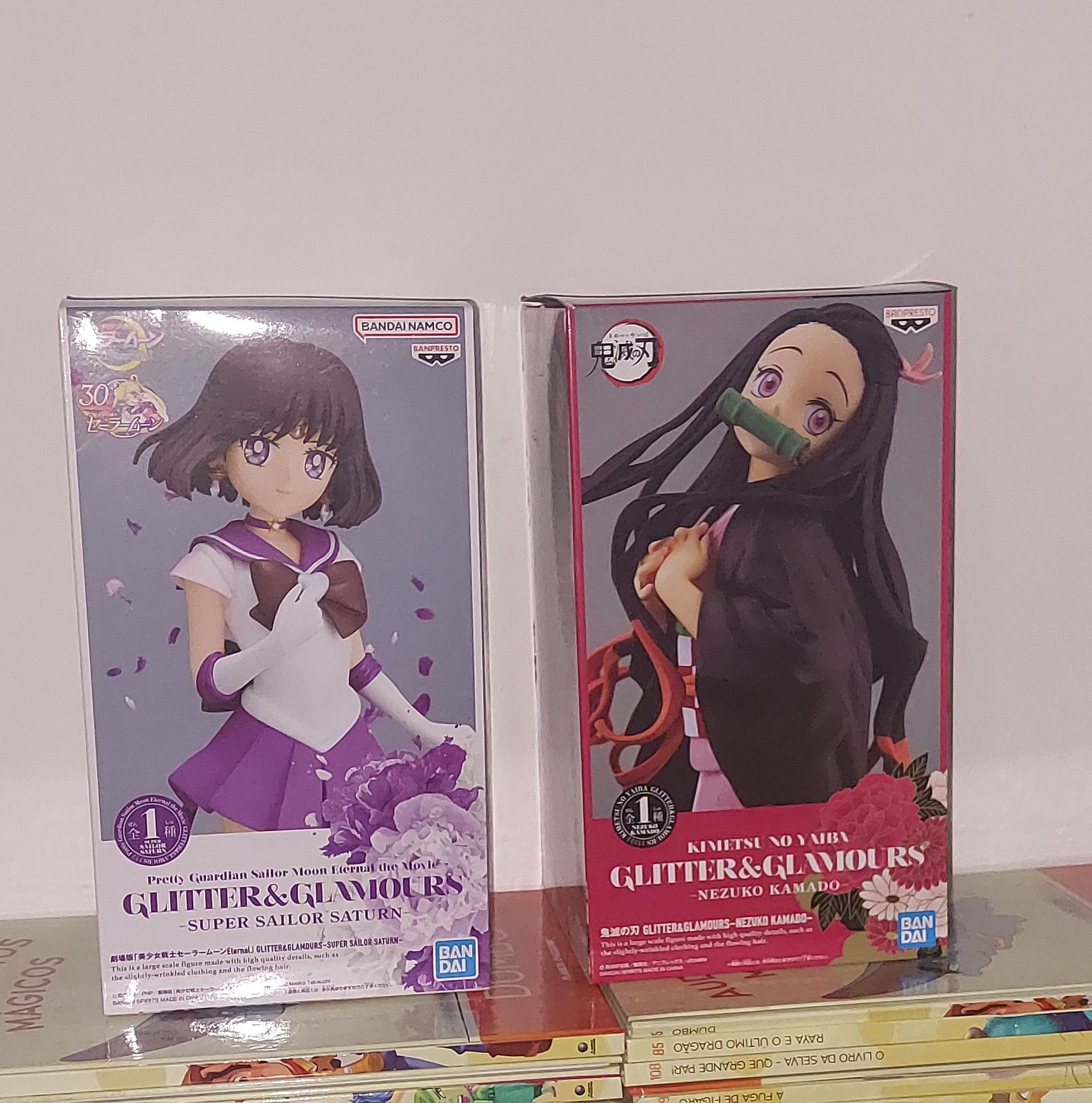 Vários figuras anime