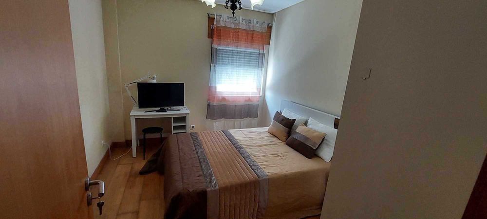 Alugo 1 quarto perto do ISCAP