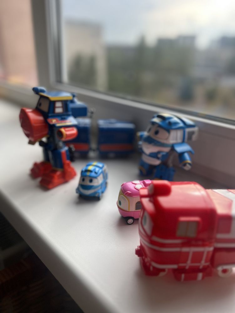 Іграшки «роботи поїзда»