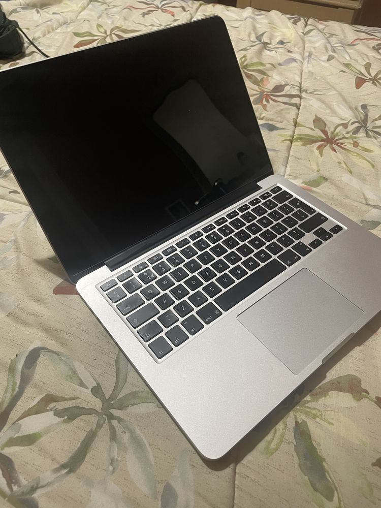macbook 13 pro.