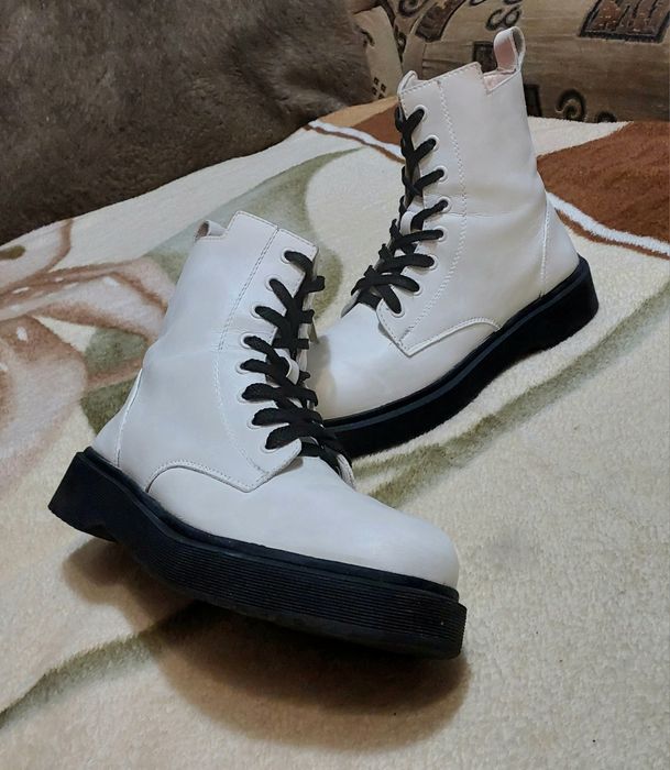 Женские теплые ботинки