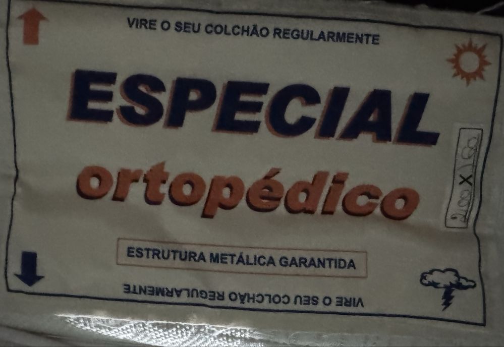 Cama de Casal Estofada + Colchão + Estrado – Como Nova