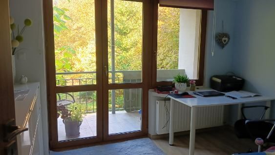 Sprzedam dom w malowniczej okolicy.