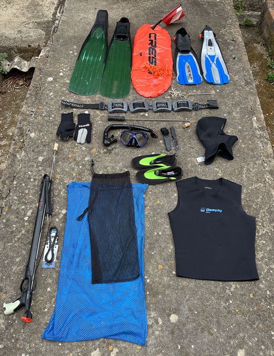 Diverso material para caça submarina