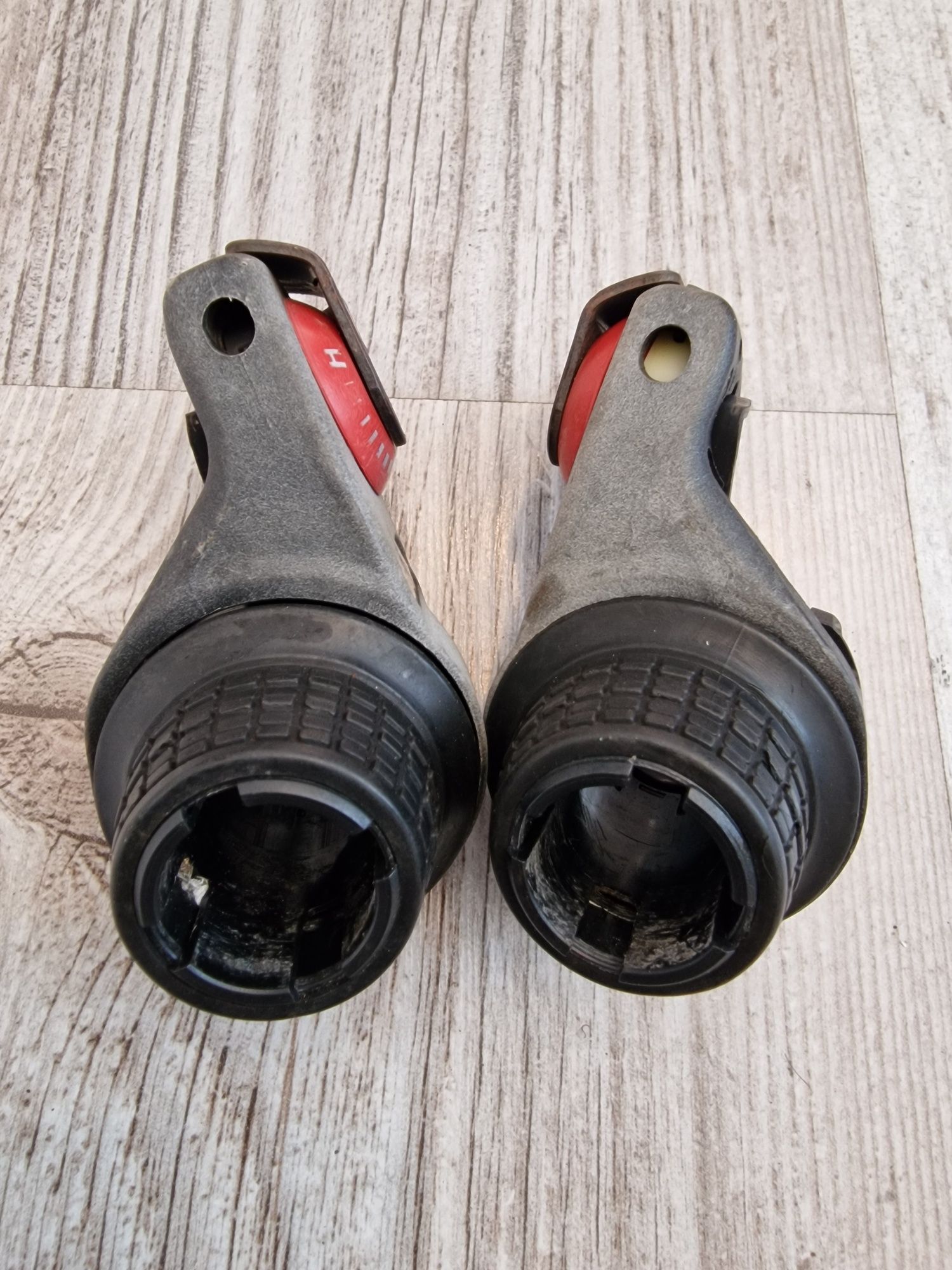 Manetki przerzutki Shimano komplet 3×6