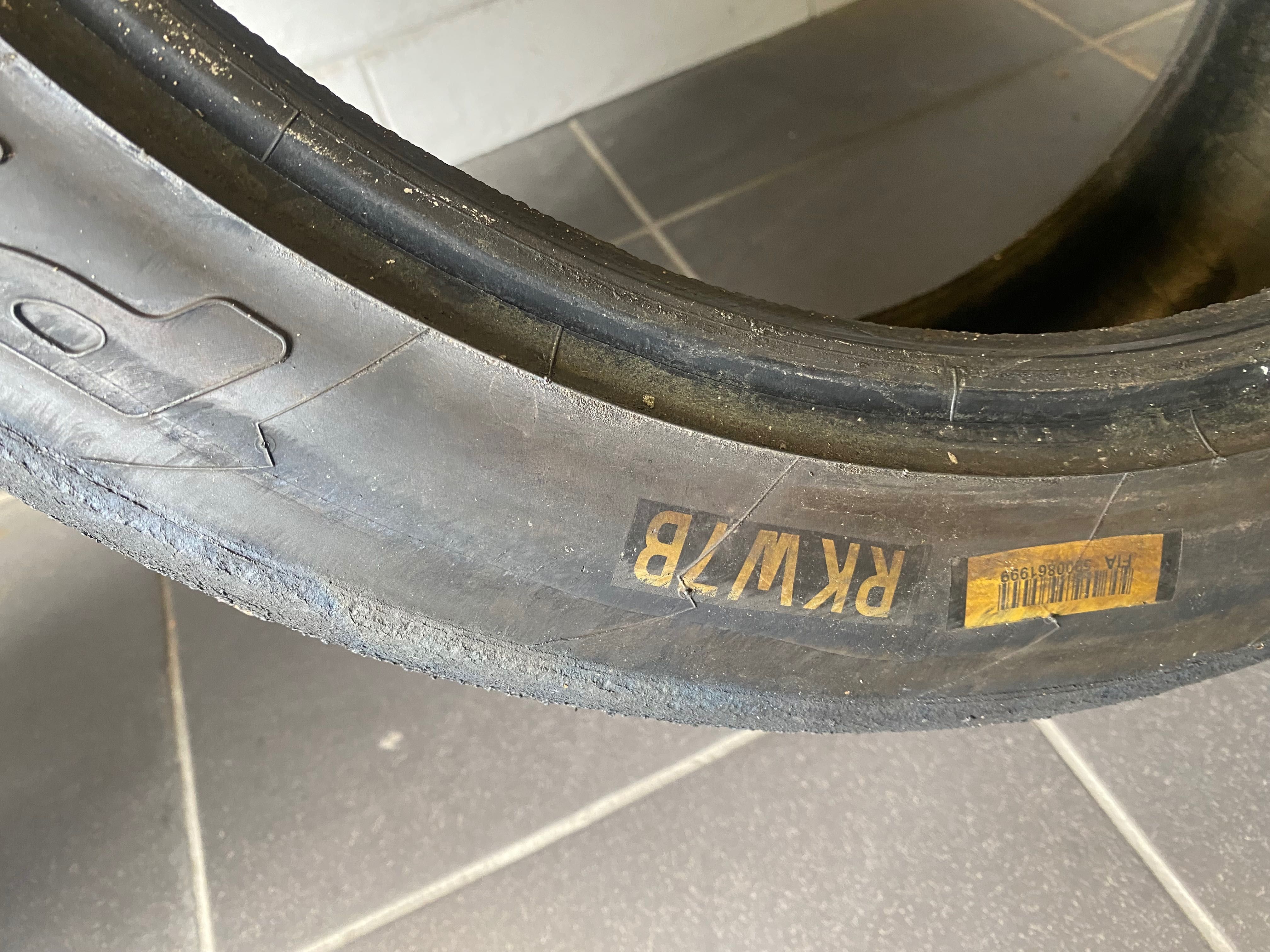 Pirelli p zero rk 235/40r18